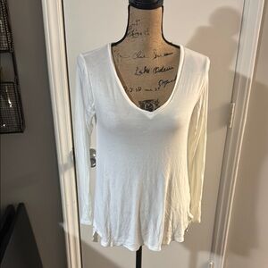 A PEA IN THE POD size small Women's White Long Sleeve Top